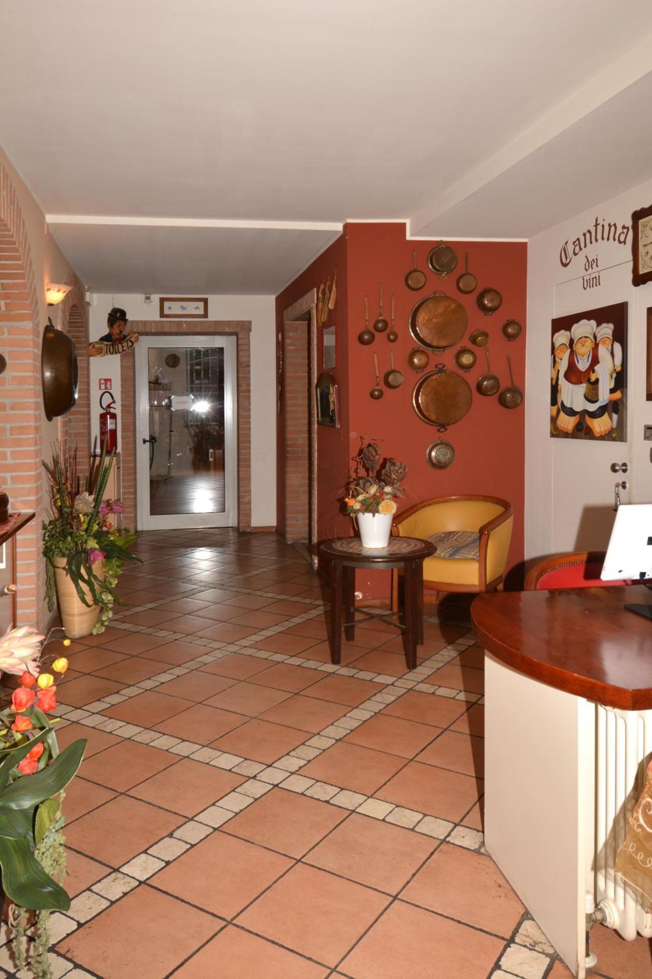 Albergo Cavallucci Sermide Exterior foto